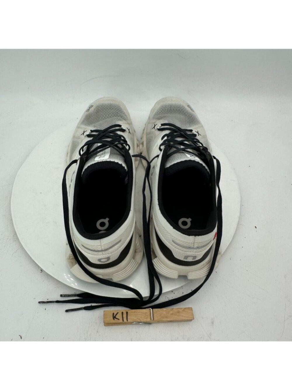 On Cloud X 3 Swiss Engineering Women Size 10  60.98697 White Black Shoes - Picture 9 of 11